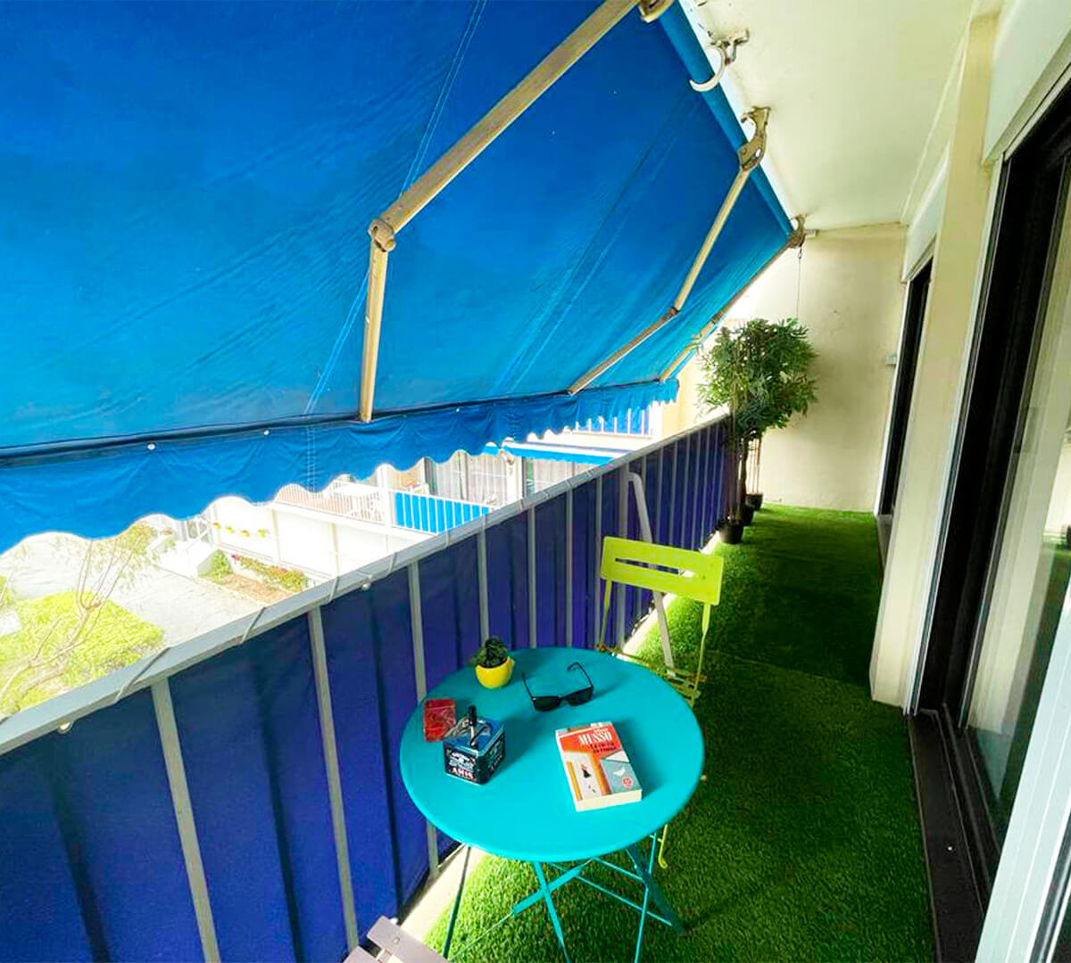 Location vacances  avec balcon à Fréjus Plage avec frigo à froid ventilée