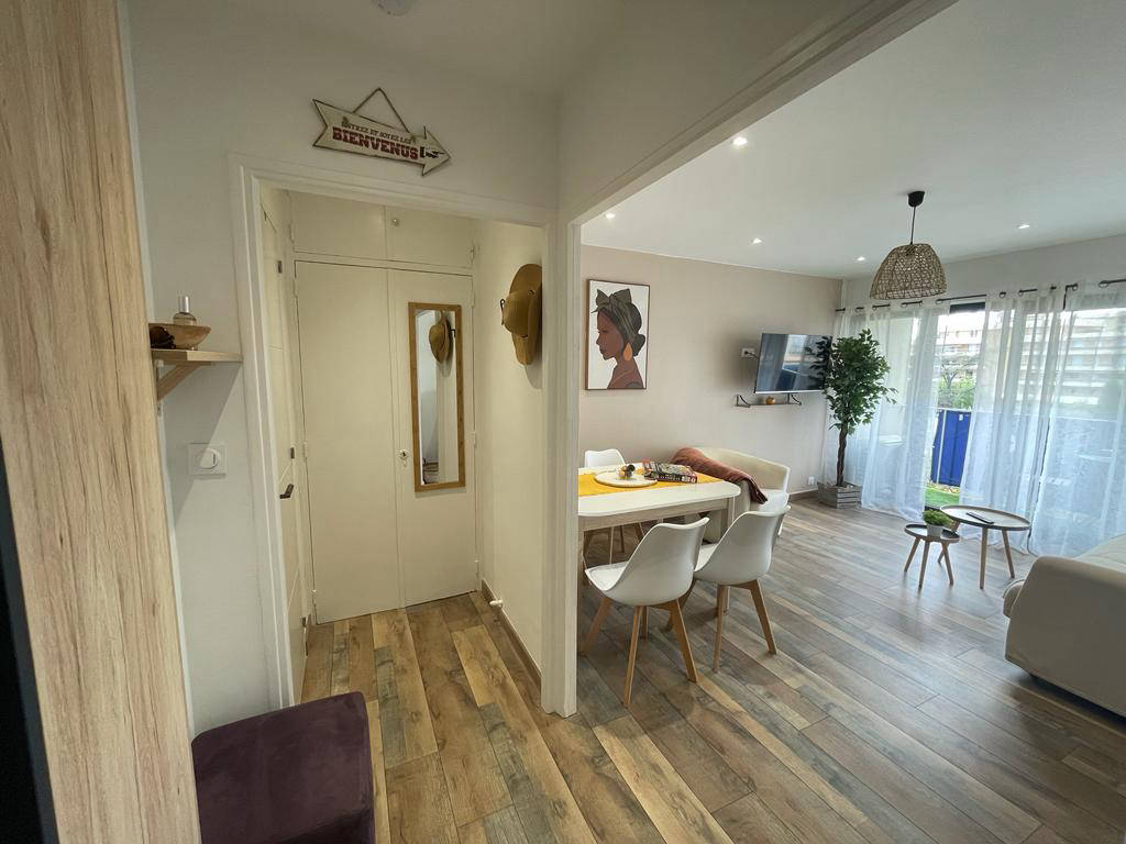 Balcon traversant appartement vacances à Fréjus Plage