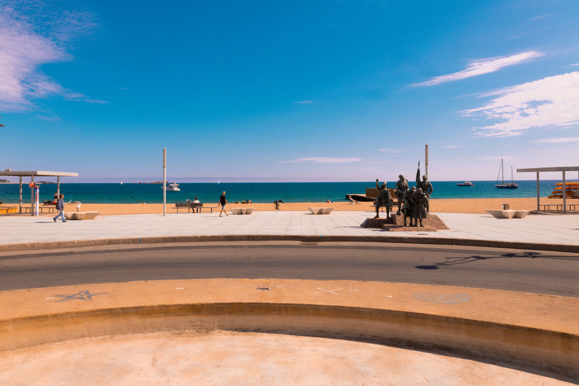 marché de Fréjus Plage à 2 minutes à pied du sunset