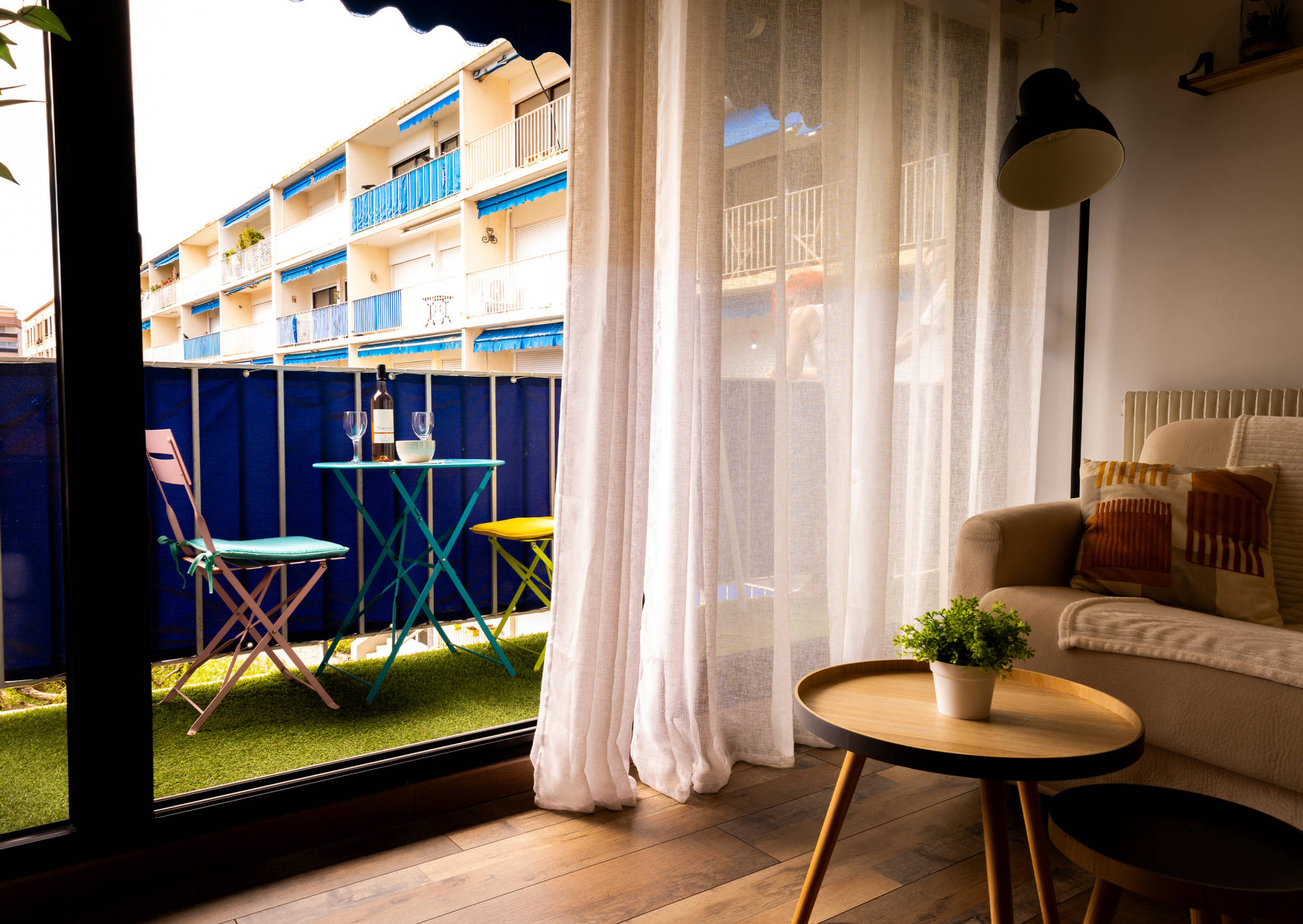 Location de vacances avec balcon à 2 minutes de la plage de Fréjus