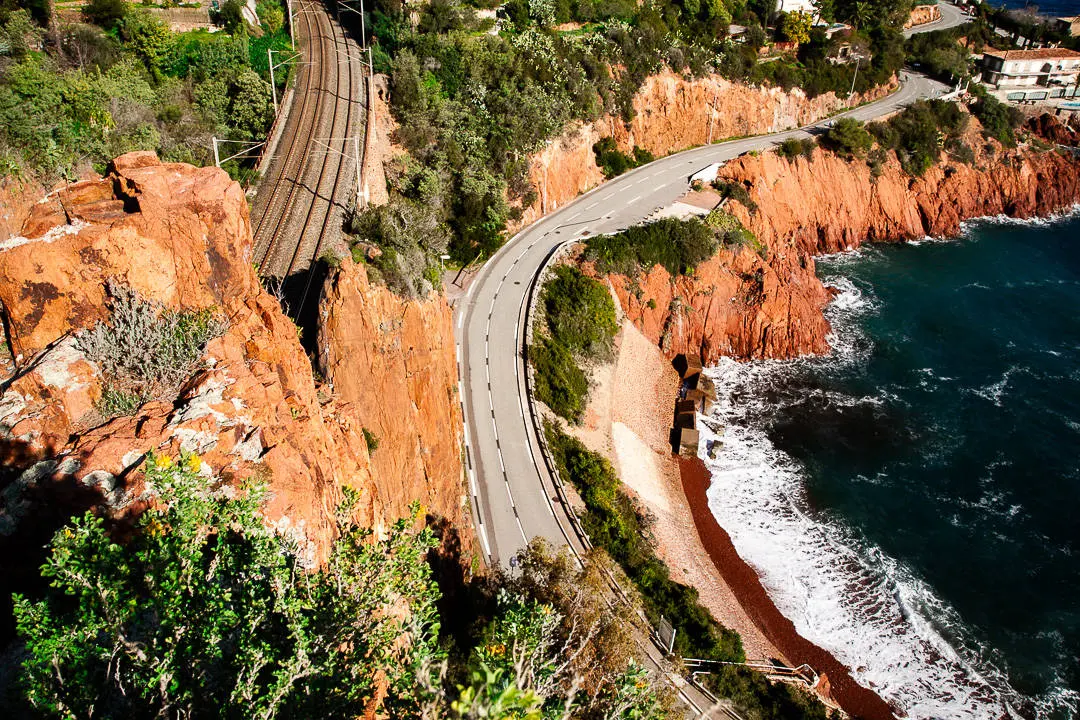 Image de la route de la corniche d'or, shooting par Jenny Dubois agence Peloola.com Saint-Raphaël